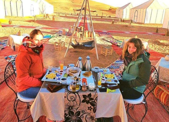 Merzouga Luxury Camp Экстерьер фото